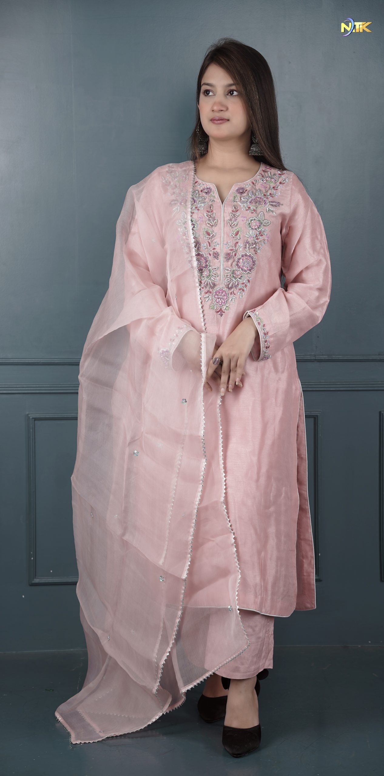 Sweet Color Raw Silk Handwork Karchupi Kameez Topeto Shalwar Muslin Dupatta 3-Piece Sets