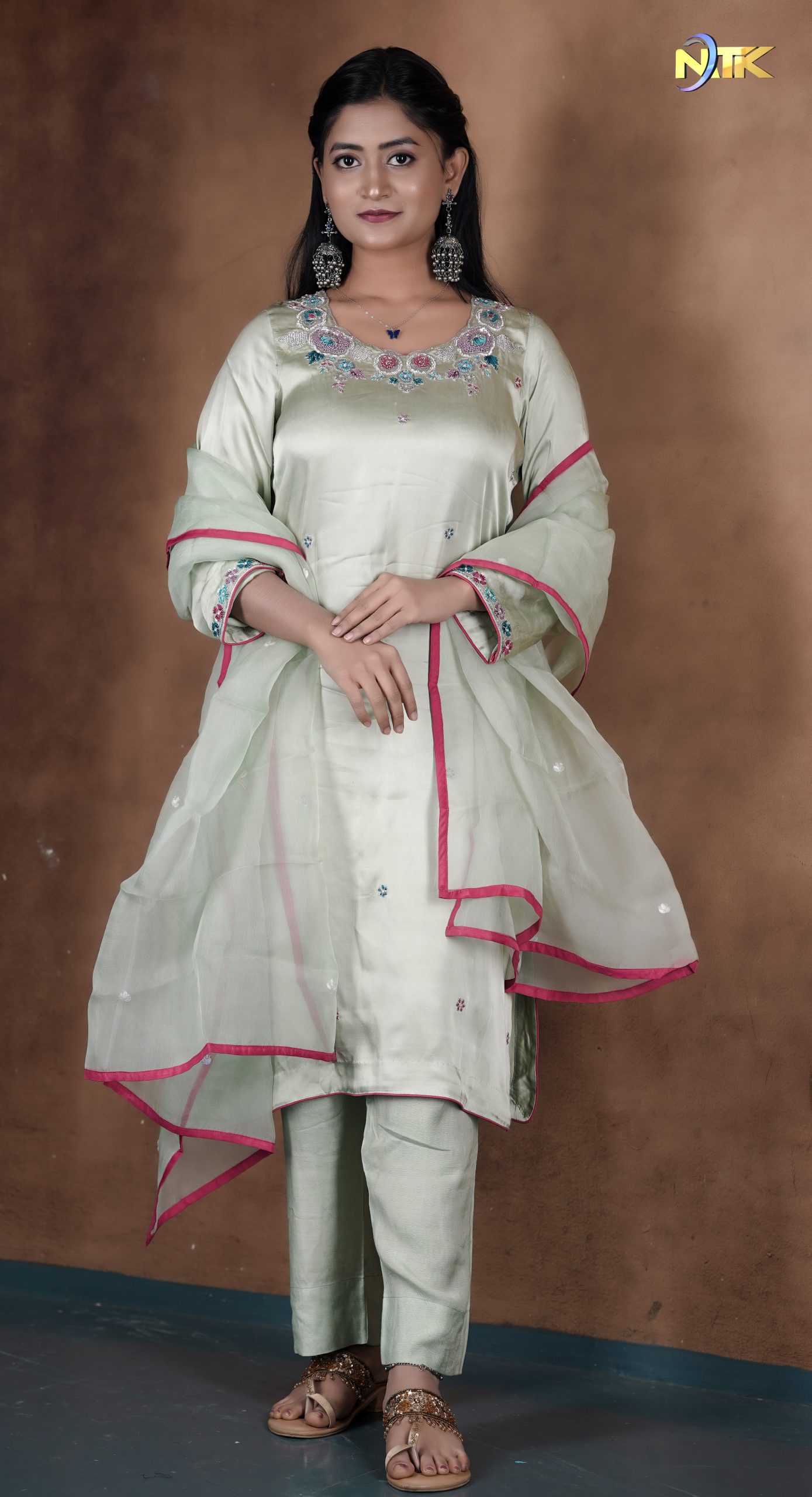 light pastel green Color Biben Silk Handwork Karchupi Kameez Topeto Shalwar Muslin Dupatta 3-Piece Sets